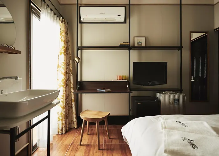 Josh Hotel