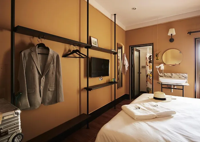 Josh Hotel